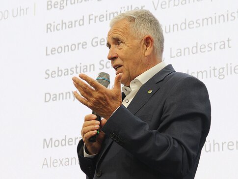 Richard Freimüller, Präsident des Verbands Wärmepumpe Austria, erläutert beim bösch Branchentalk zentrale Eckpunkte und Neuerungen rund um Wärmepumpen.